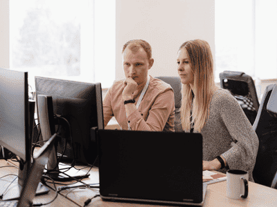 Locação de desktops para empresas de tecnologia